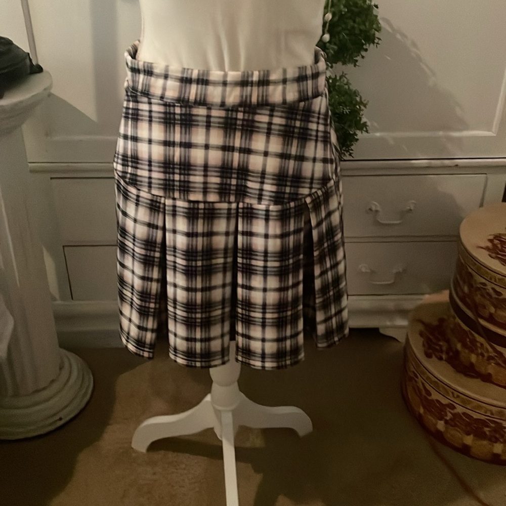 Plaid schoolgirl look, super cute ￼